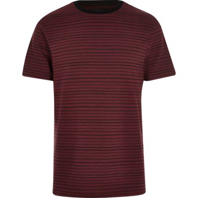 Dark red stripe print t-shirt